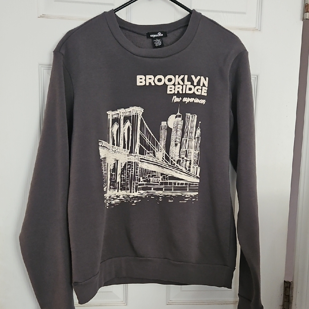 Brooklyn Bridge Graphic Sweatshirt - Gray